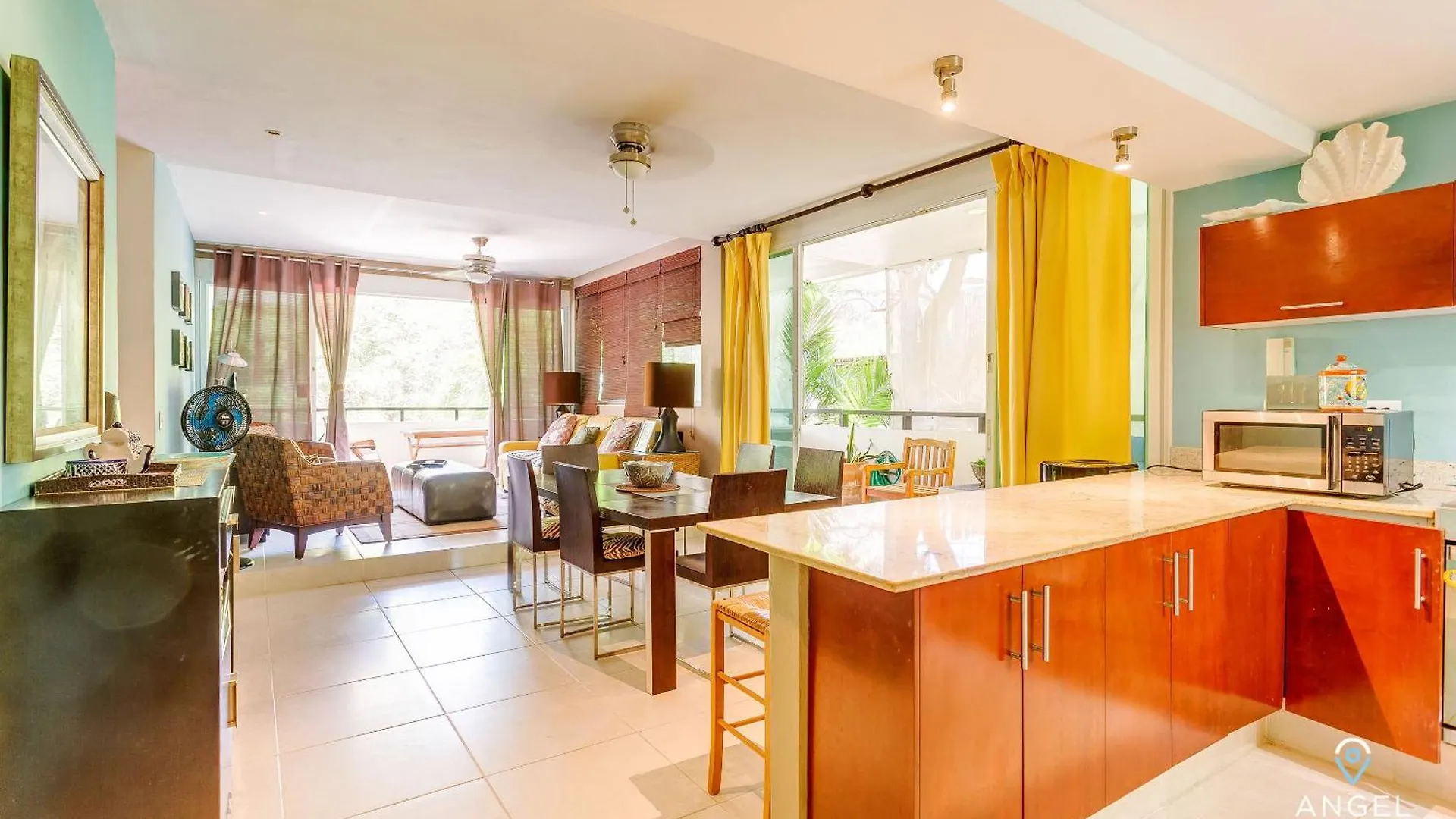 New Tropical Vibe Condo With Roof Pool Beach 3 Blks Playa del Carmen Holiday home
