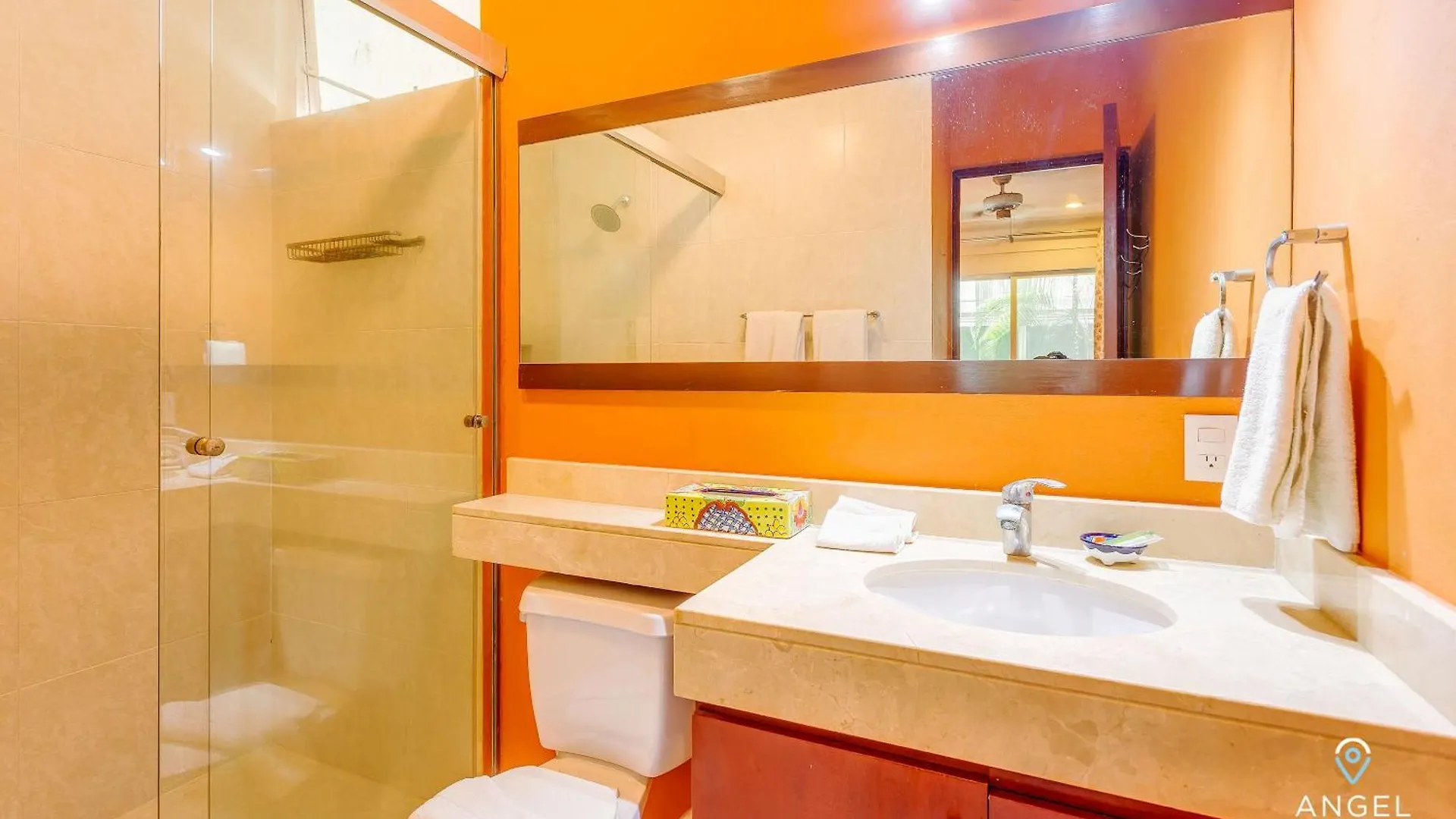 New Tropical Vibe Condo With Roof Pool Beach 3 Blks Playa del Carmen Holiday home