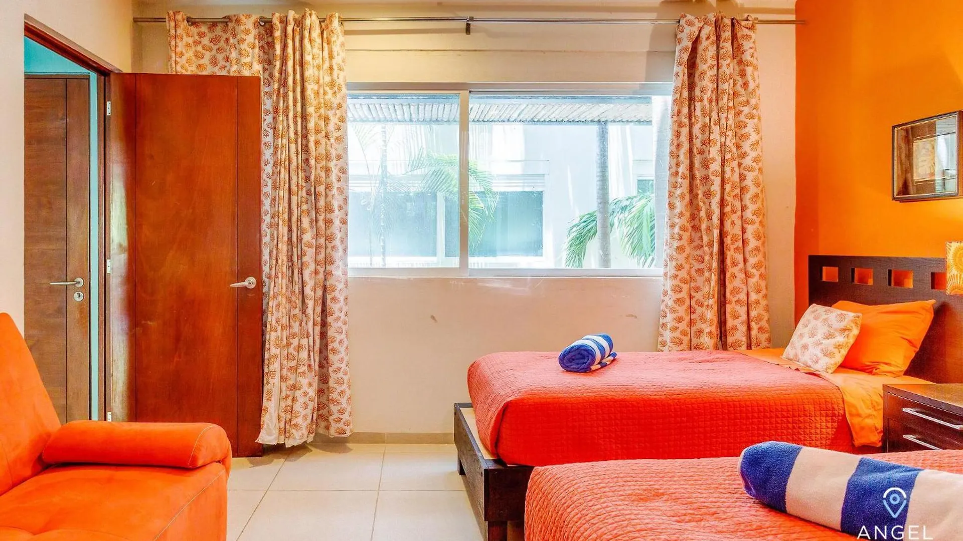 New Tropical Vibe Condo With Roof Pool Beach 3 Blks Playa del Carmen Mexico