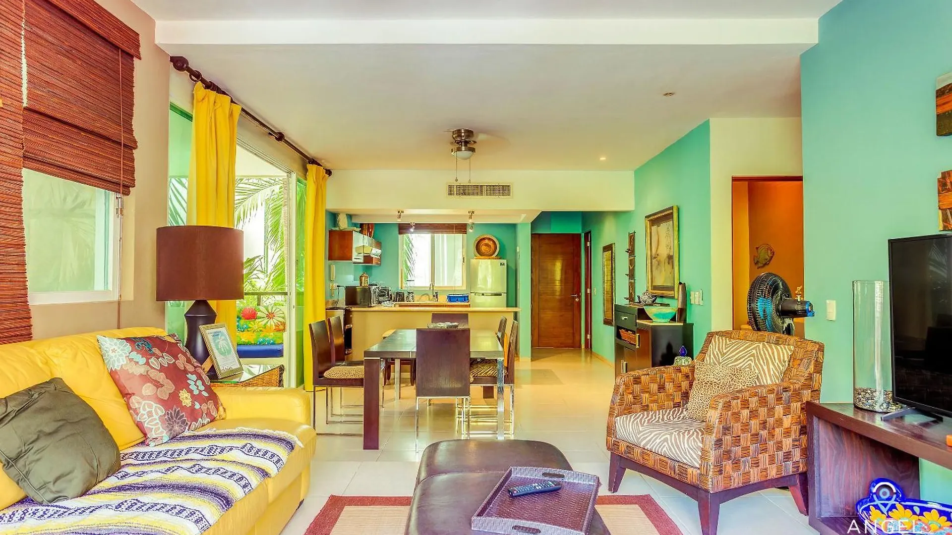 New Tropical Vibe Condo With Roof Pool Beach 3 Blks Playa del Carmen Mexico