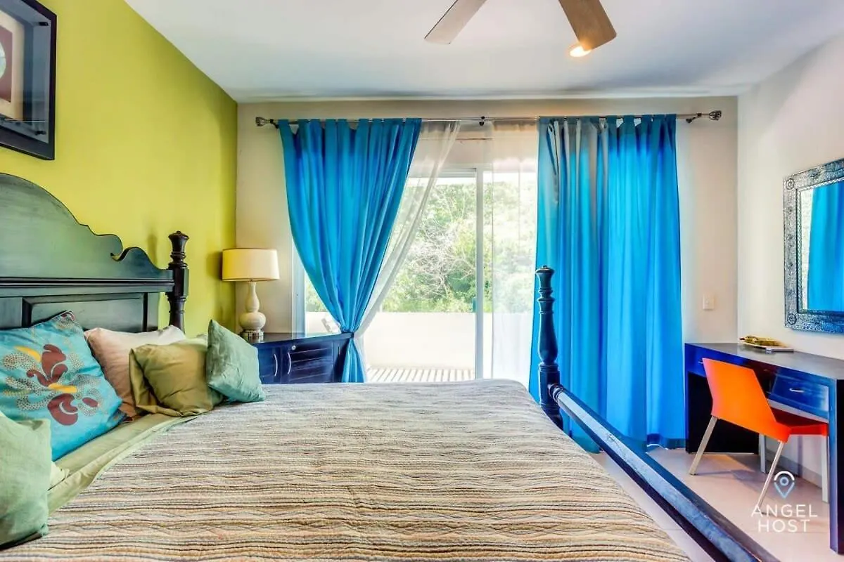 New Tropical Vibe Condo With Roof Pool Beach 3 Blks Playa del Carmen Mexico